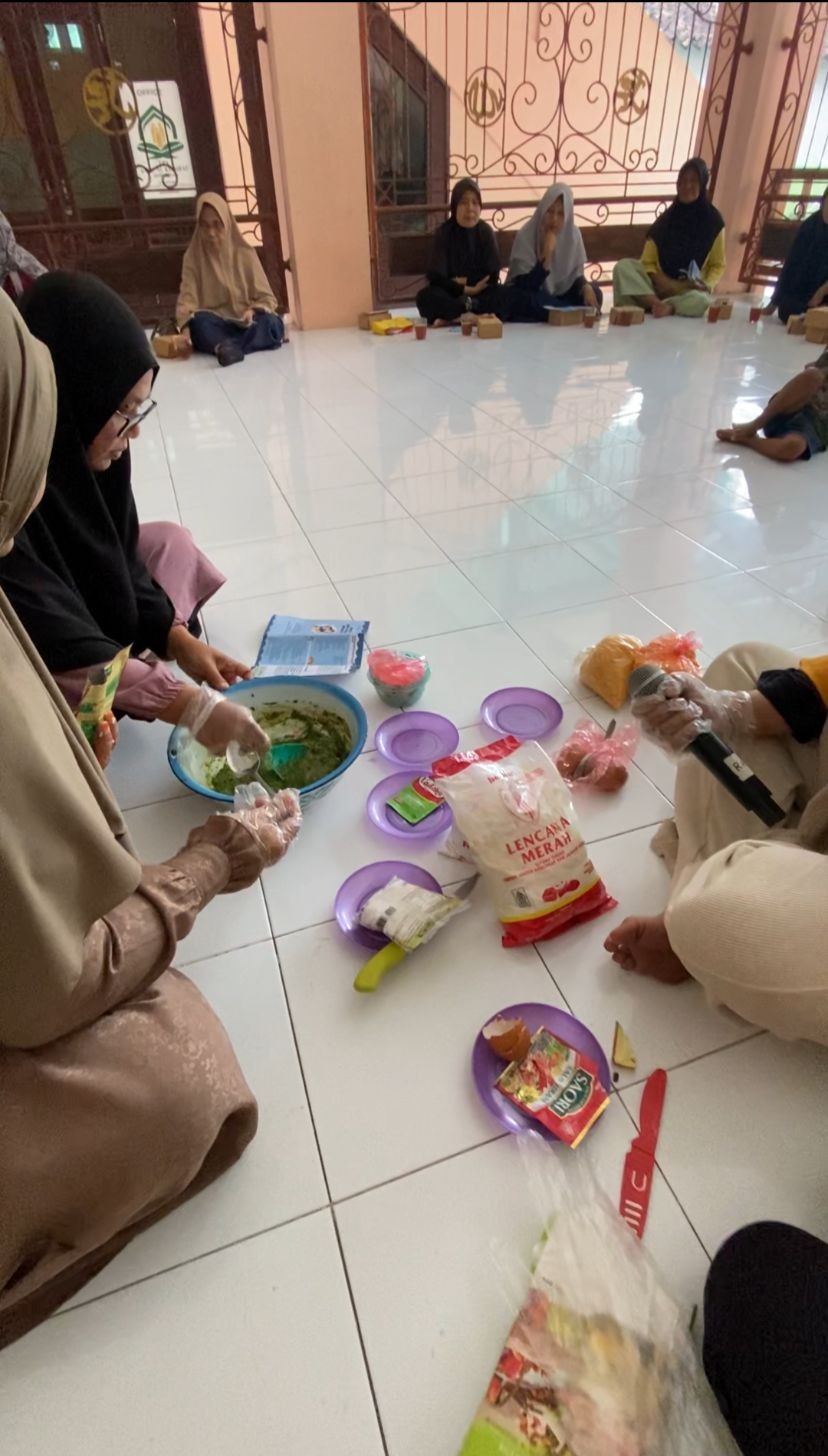 “Cegah Stunting Sebelum Genting” Mahasiswa Farmasi UMKLA Edukasi Warga tentang Stunting dan Pelatihan Inovasi Olahan Makanan Berbahan Dasar Daun Kelor 2